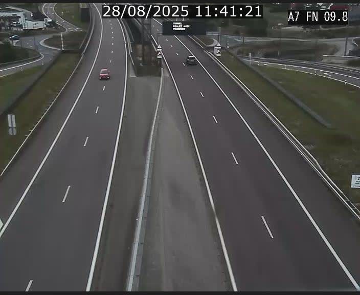Caméra trafic Luxembourg - A7, Tunnel Gousselerbierg, sortie sud, direction rond-point Lorentzweiler (BK 9.9)