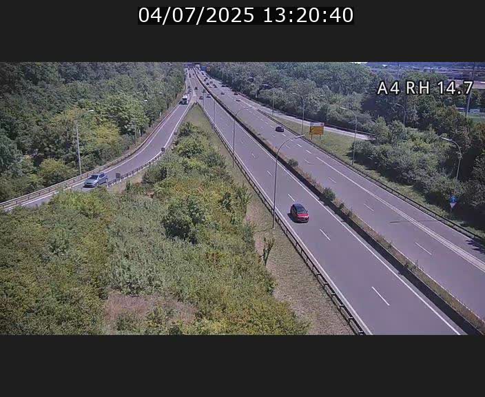 Traffic live webcam Luxembourg Jonction Lankelz - A4 - BK 14.7 - direction Luxembourg