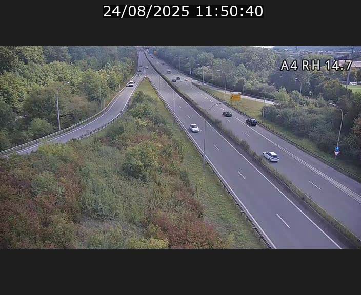 Traffic live webcam Luxembourg Jonction Lankelz - A4 - BK 14.7 - direction Luxembourg