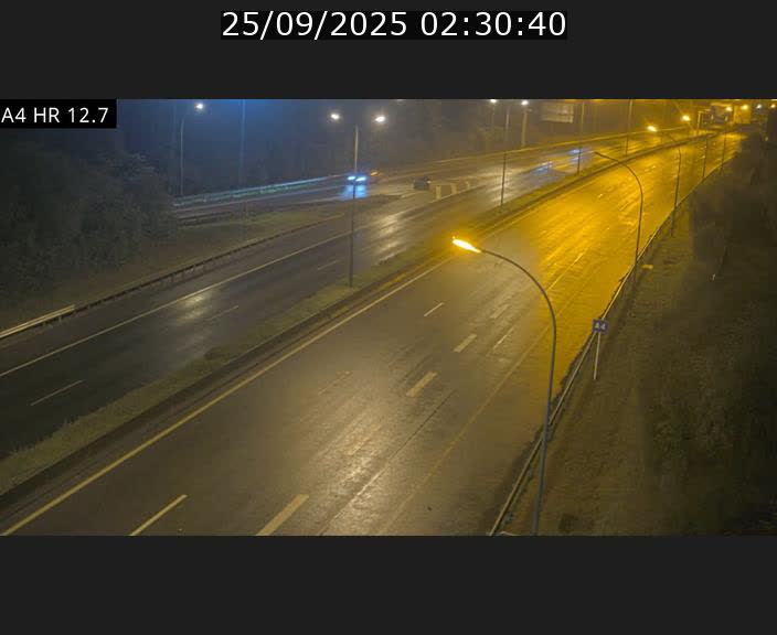 Traffic live webcam Luxembourg Esch sur Alzette - A4 - BK 12.7 - direction Esch-Belval