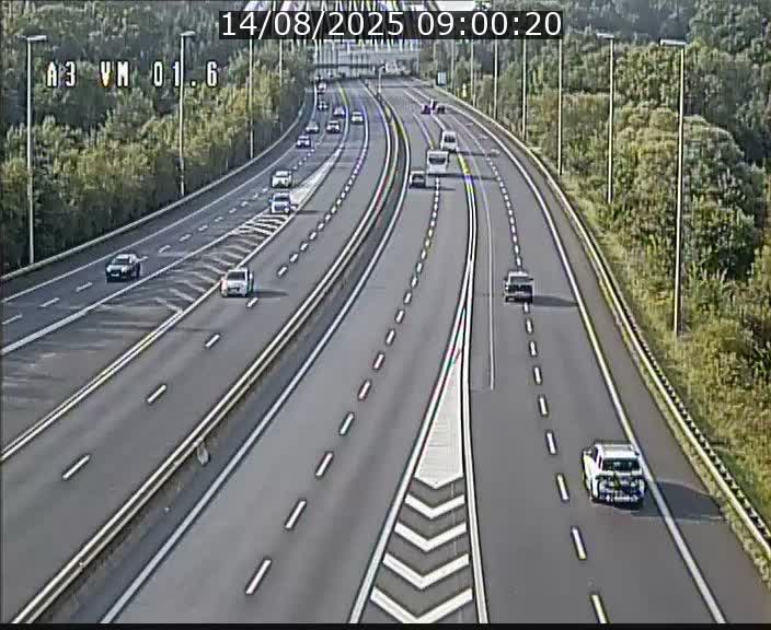 Traffic live webcam Luxembourg - Croix de Gasperich - A3 - BK 1.6 - direction France/Aire de Berchem