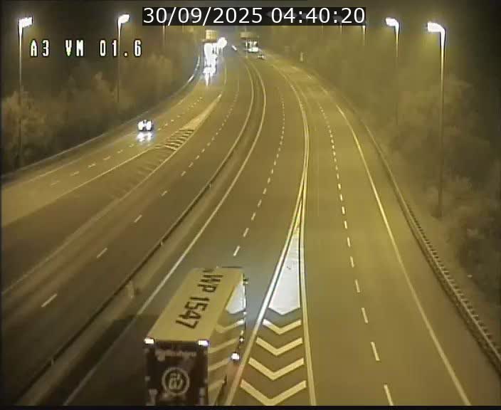 Traffic live webcam Luxembourg - Croix de Gasperich - A3 - BK 1.6 - direction France/Aire de Berchem