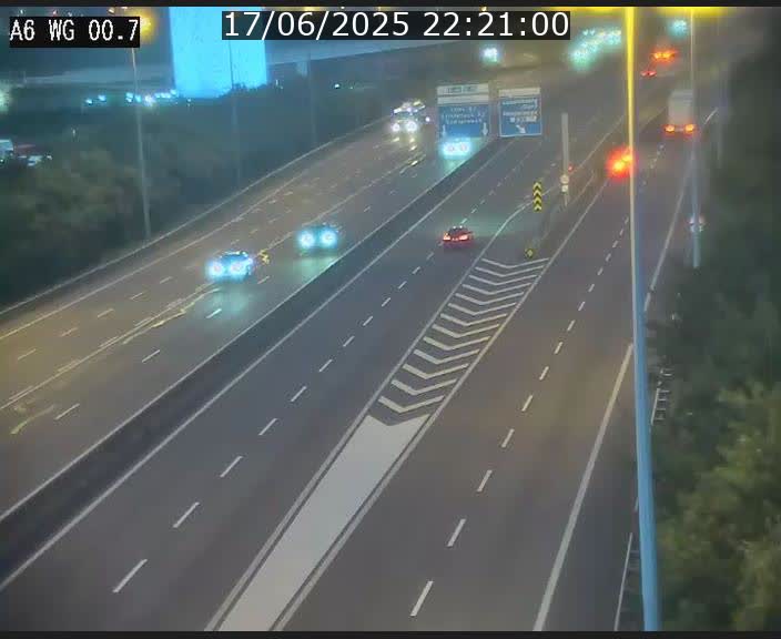 Traffic live webcam Luxembourg Croix de Cessange - A6 - BK 0.7 - direction A3 France