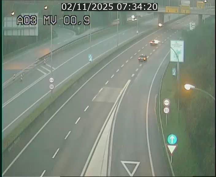 Traffic live webcam Luxembourg Croix de Gasperich - A3 - BK 0.4 - direction Luxembourg