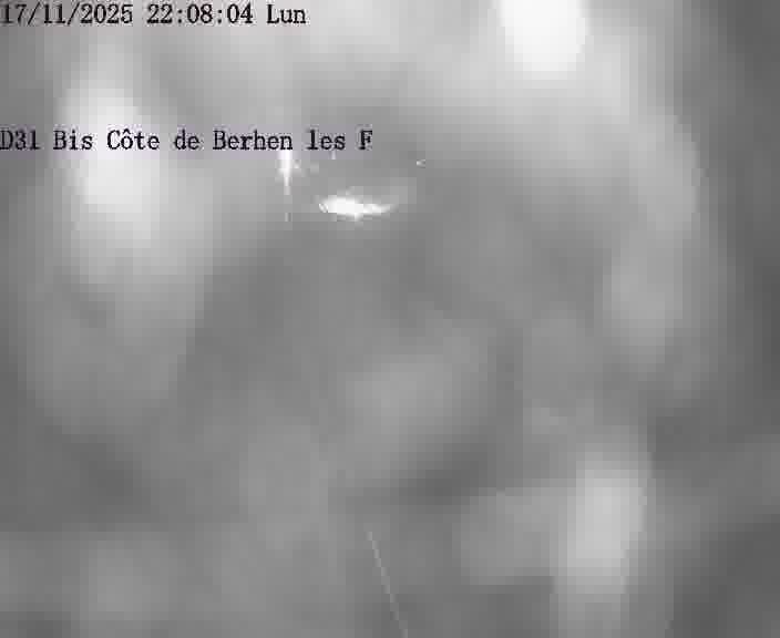 Webcam de surveillance sur D31bis (France) à Behren-lès-Forbach, cadrée vers Sarreguemines, proposant une information routière utile aux déplacements quotidiens.