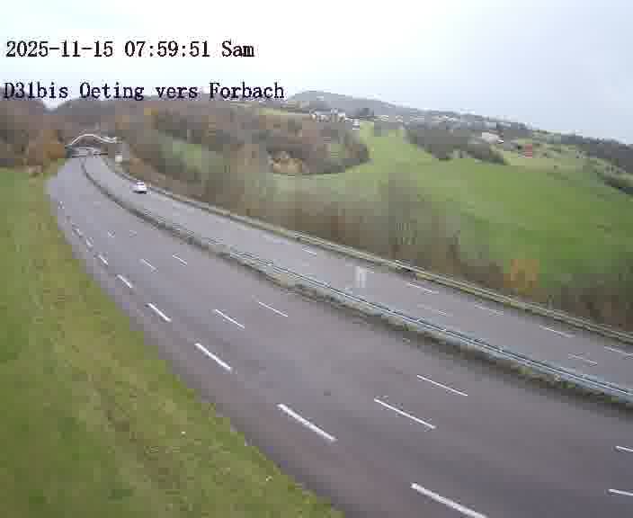Caméra routière située sur D31bis (France) à Oeting, orientée vers Forbach, surveillant en continu la circulation locale et régionale.