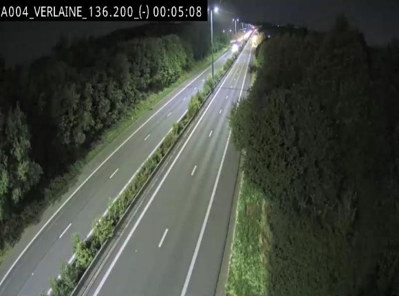 Webcam sur l'E411 à hauteur du pont surplombant la N40, à proximité de la sortie 26 Verlaine - Libramont-Chevigny. Vue orientée vers Namur