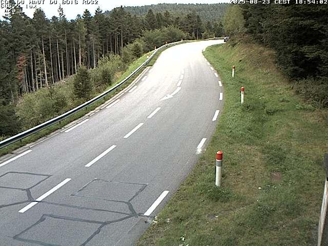 Webcam à 406 mètres d'altitude au niveau du col du haut du bois sur la RD32
