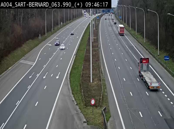 Webcam sur l'E411 à hauteur de la jonction avec la N4 à la sortie de Namur. Vue orientée vers Luxembourg