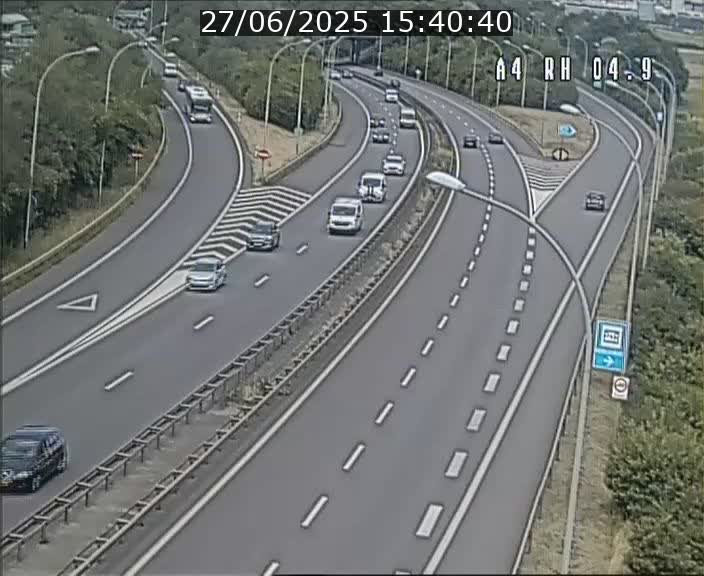 Traffic live webcam Luxembourg Leudelange - A4 - BK 4.9 - direction Luxembourg