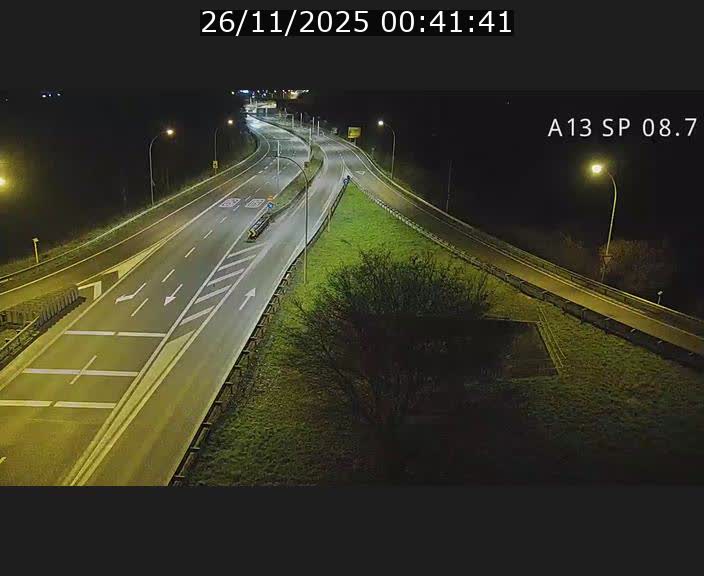 Traffic live webcam Luxembourg Jonction Lankelz - A13 direction Pétange - BK 8.7 