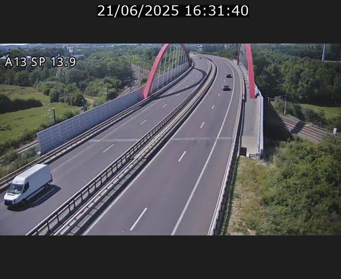Traffic live webcam Luxembourg Kayl - A13 direction Esch-sur-Alzette/Luxembourg-ville - BK 13.9