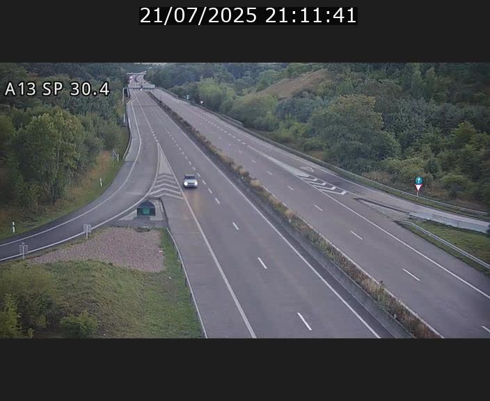 Traffic live webcam Luxembourg Altwies - A13 direction Luxembourg-ville - BK 30.4