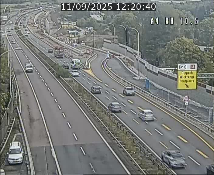 Traffic live webcam Luxembourg Pontpierre - A4 - BK 10.5 - direction Luxembourg
