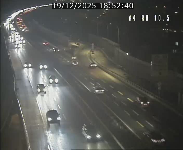 Traffic live webcam Luxembourg Pontpierre - A4 - BK 10.5 - direction Luxembourg