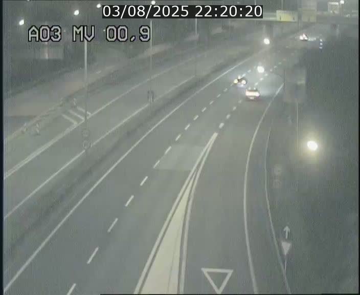 Traffic live webcam Luxembourg Croix de Gasperich - A3 - BK 0.4 - direction Luxembourg