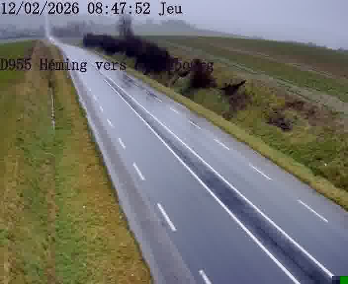 Caméra routière située sur D955 (France) à Heming, orientée vers Sarrebourg, surveillant en continu la circulation locale et régionale.