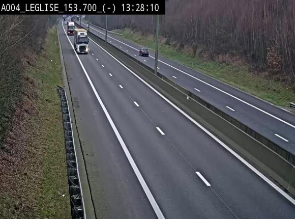 Webcam autoroute A4 (E411-E25) à Léglise, avant la jonction avec la N40. Vue orientée vers Bruxelles