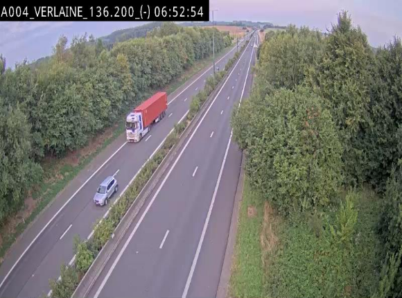 Webcam sur l'E411 à hauteur du pont surplombant la N40, à proximité de la sortie 26 Verlaine - Libramont-Chevigny. Vue orientée vers Namur