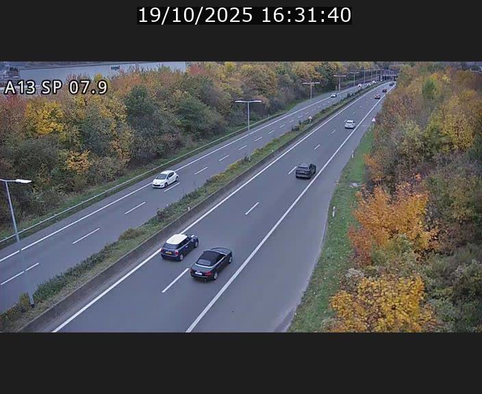 Traffic live webcam Luxembourg Jonction Lankelz - A13 direction Pétange - BK 7.9