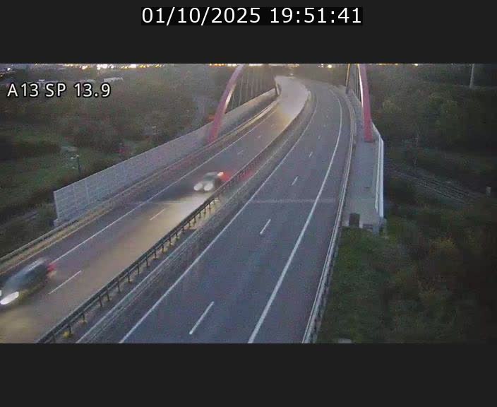 Traffic live webcam Luxembourg Kayl - A13 direction Esch-sur-Alzette/Luxembourg-ville - BK 13.9
