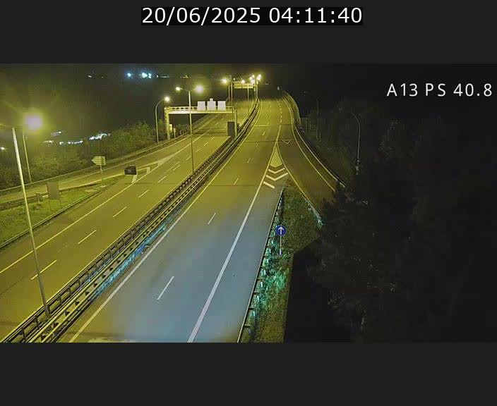 Webcam autoroute A13 à la sortie est du tunnel Markusbierg à Schengen. Vue sur le pont de la Moselle, vers l'Allemagne