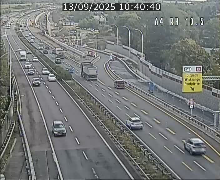 Traffic live webcam Luxembourg Pontpierre - A4 - BK 10.5 - direction Luxembourg