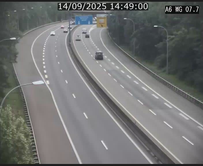 Traffic live webcam Luxembourg - Bridel - A6 - BK 7.7 - direction Belgique