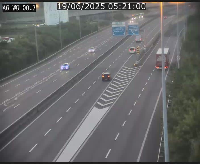 Traffic live webcam Luxembourg Croix de Cessange - A6 - BK 0.7 - direction A3 France