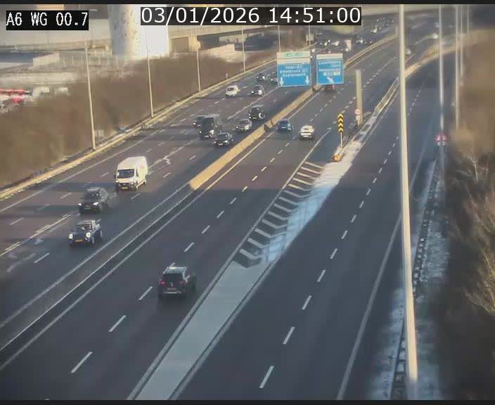 Traffic live webcam Luxembourg Croix de Cessange - A6 - BK 0.7 - direction A3 France