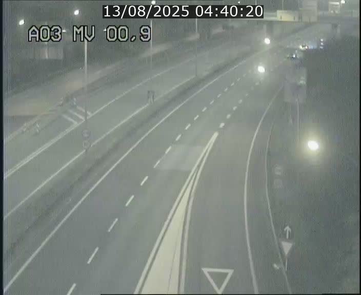 Traffic live webcam Luxembourg Croix de Gasperich - A3 - BK 0.4 - direction Luxembourg