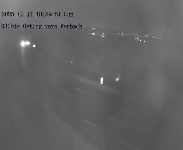 Caméra routière située sur D31bis (France) à Oeting, orientée vers Forbach, surveillant en continu la circulation locale et régionale.