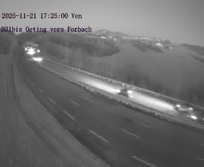 Caméra routière située sur D31bis (France) à Oeting, orientée vers Forbach, surveillant en continu la circulation locale et régionale.