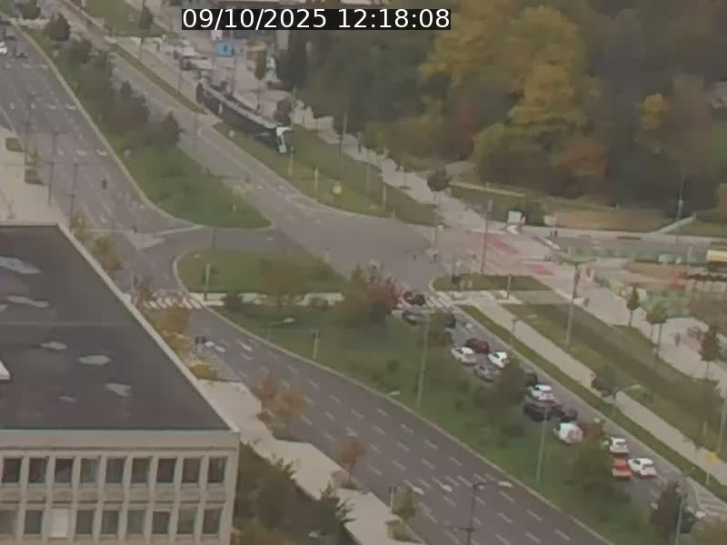 Webcam sur l'avenue John Fitzgerald Kennedy (N51) avec vue sur le Pont rouge (Pont Grande Duchesse Charlotte), l'arrêt Pfaffenthal et l'entrée du quartier Kirchberg