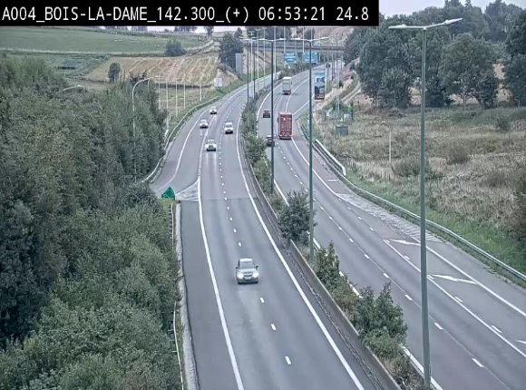 Webcam située entre la sortie 29 Neufchâteau et la jonction avec l'E25 en direction de Liège et Luxembourg