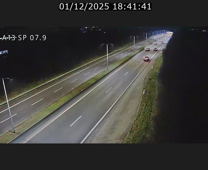 Traffic live webcam Luxembourg Jonction Lankelz - A13 direction Pétange - BK 7.9