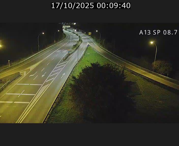 Traffic live webcam Luxembourg Jonction Lankelz - A13 direction Pétange - BK 8.7 