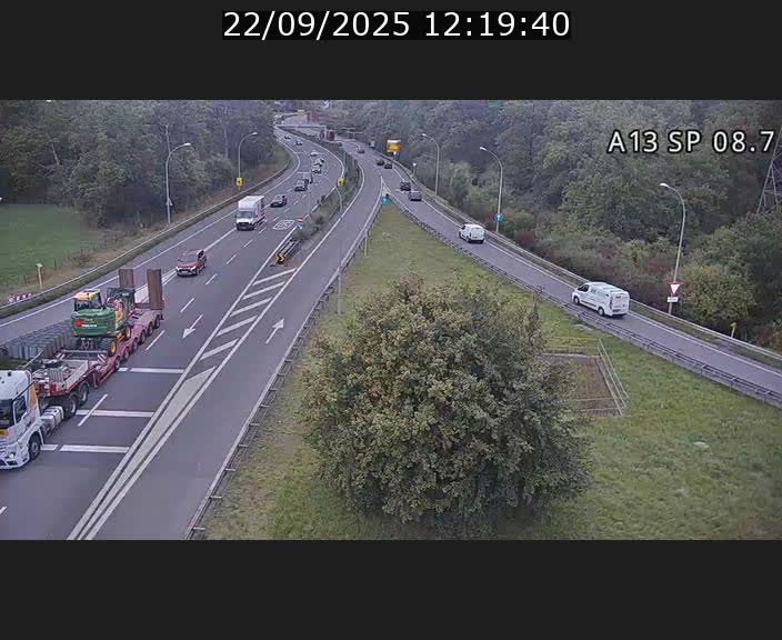 Traffic live webcam Luxembourg Jonction Lankelz - A13 direction Pétange - BK 8.7 