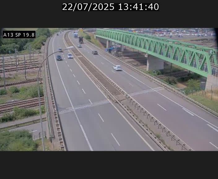 Traffic live webcam Luxembourg Croix de Bettembourg - A13 direction Esch-sur-Alzette - BK 19.8