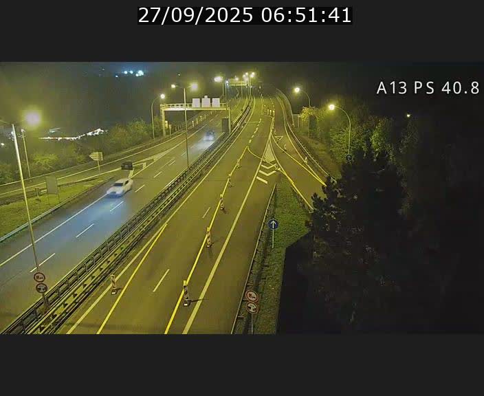 Webcam autoroute A13 à la sortie est du tunnel Markusbierg à Schengen. Vue sur le pont de la Moselle, vers l'Allemagne
