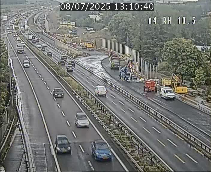 Traffic live webcam Luxembourg Pontpierre - A4 - BK 10.5 - direction Luxembourg