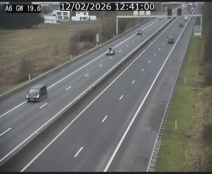 Traffic live webcam Luxembourg - Steinfort - A6 - BK 19.6 - direction Belgique