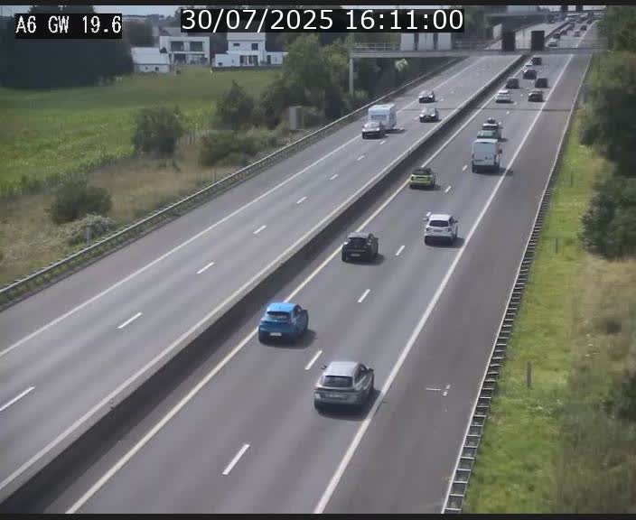 Traffic live webcam Luxembourg - Steinfort - A6 - BK 19.6 - direction Belgique