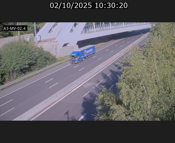 Webcam autoroute de la France (A3) au Luxembourg à Fentange, à proximité de la Croix de Gasperich. Vue orientée vers la Cloche d'Or
