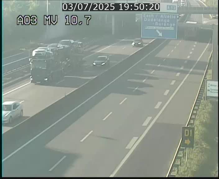 Traffic live webcam Luxembourg Croix de Bettembourg - A3 - BK 10.7 - direction France