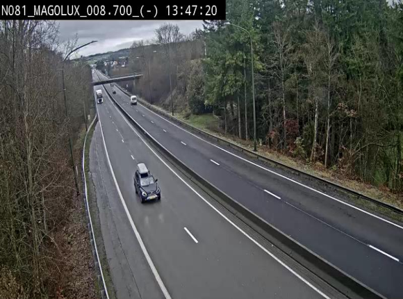 Webcam sur la N81 (E411) à hauteur de la jonction avec la N883. Vue orientée vers Arlon