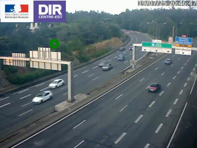 Caméra de circulation routière sur le boulevard périphérique Laurent Bonnevay de Lyon (D383) à hauteur de Bron, avant la jonction avec l'A43. Vue orientée vers l'échangeur