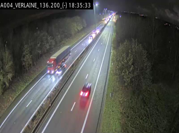 Webcam sur l'E411 à hauteur du pont surplombant la N40, à proximité de la sortie 26 Verlaine - Libramont-Chevigny. Vue orientée vers Namur