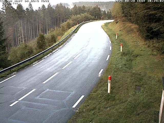 Webcam à 406 mètres d'altitude au niveau du col du haut du bois sur la RD32