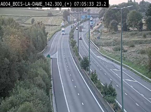 Webcam située entre la sortie 29 Neufchâteau et la jonction avec l'E25 en direction de Liège et Luxembourg